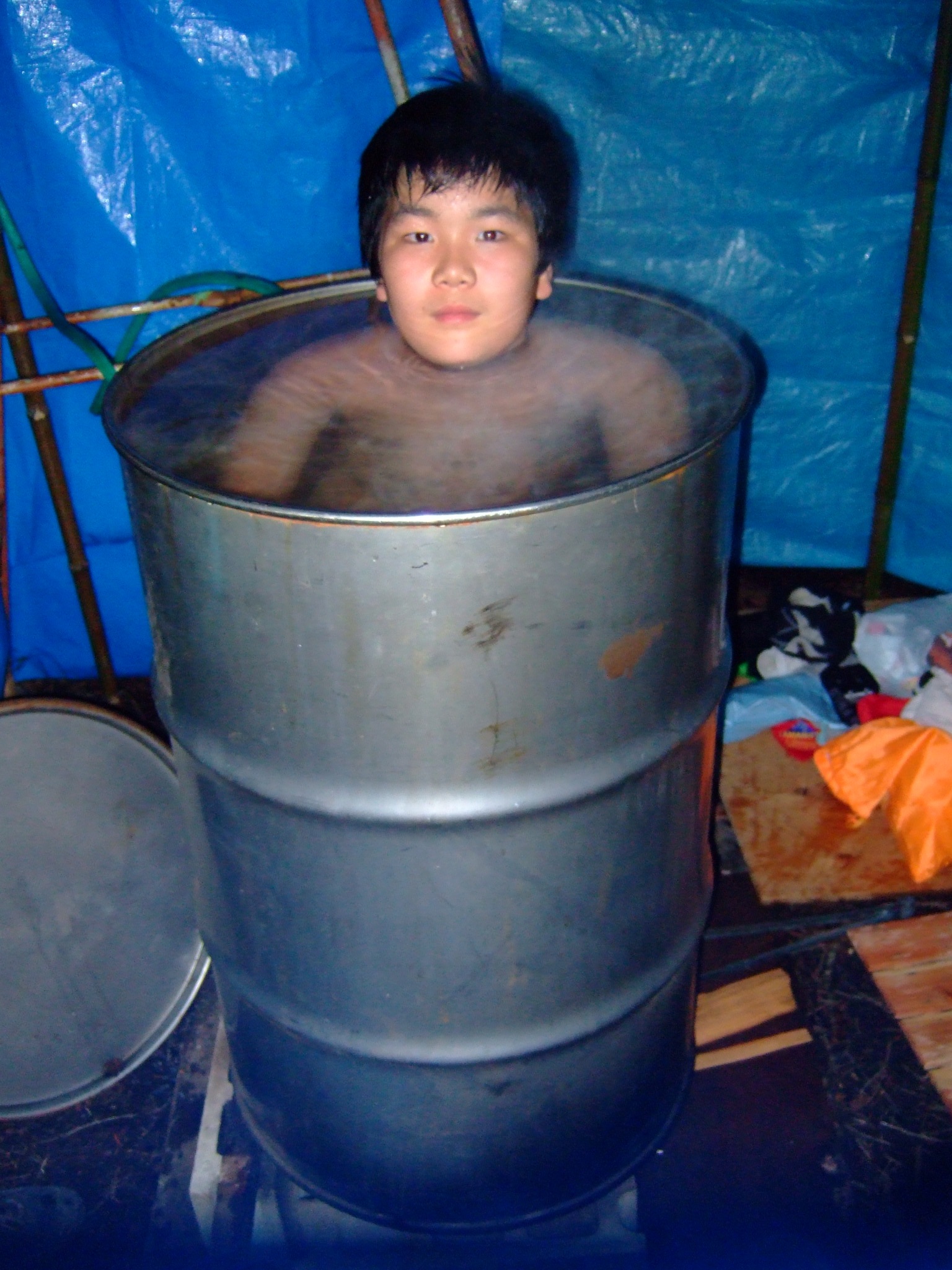 ドラム缶 風呂 裸 ドラム缶風呂 | ボーイスカウト東京連盟山手地区